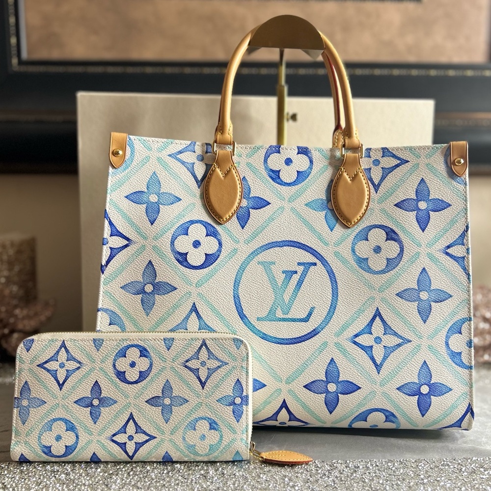 Louis Vuitton By The Pool On The Go MM Tote and Zippy Wallet Lagoon Blue Set - Picture 2 of 16